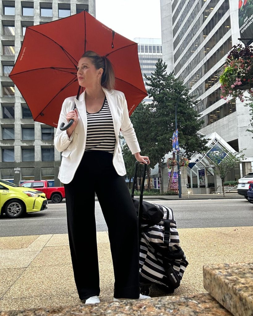 Dawn Chubai, live selling, Vancouver, Canada, Helen Siwak, portfolio, yvr