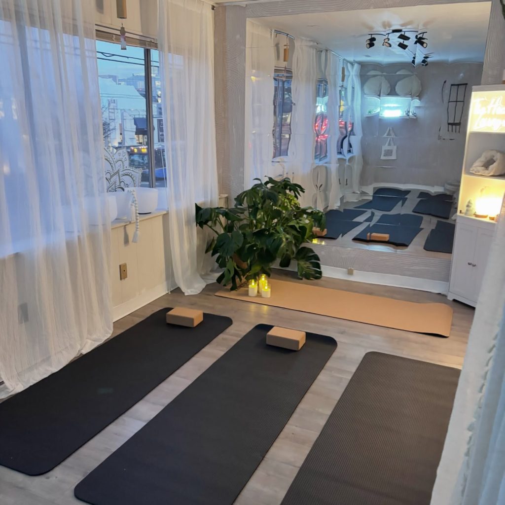 laura widgett, the healing lounge, helen siwak, portfolioyvr, folioyvr, vancouver, bc, holistic services, ecoluxury
