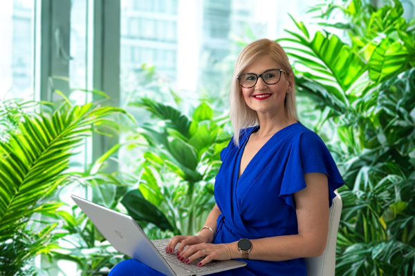 IRINA MANOLESCU, WEB SUMMIT, PORTFOLIOYVR, HELEN SIWAK, MIV ADVISORY, VANCOUVER, BC, YVR