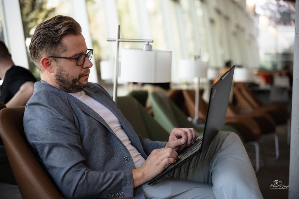 marko sarunac, qrbolt, incudolabs, helen siwak, portfolioyvr, vancouver, bc, yvr, business, entrepreneurs, industry magazine