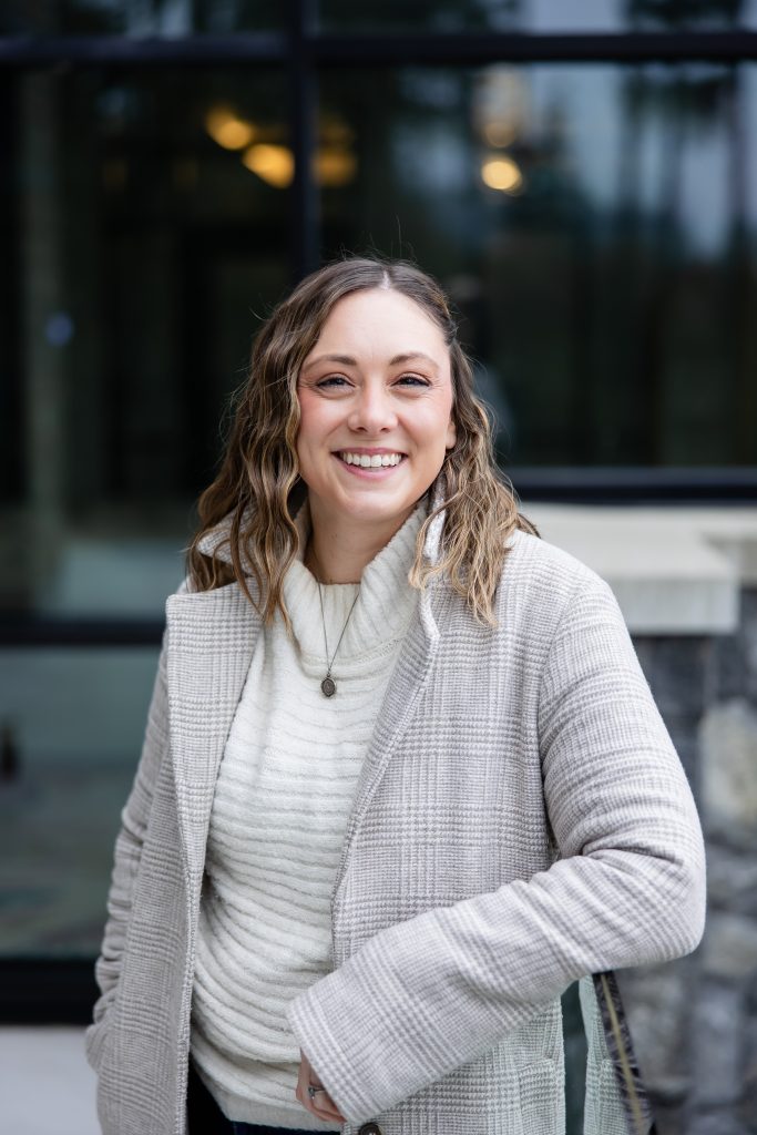 brittney ashley, creative dynamics virtual services, victoria, bc, portfolioyvr, helen siwak, canadian business, entrepreneurism