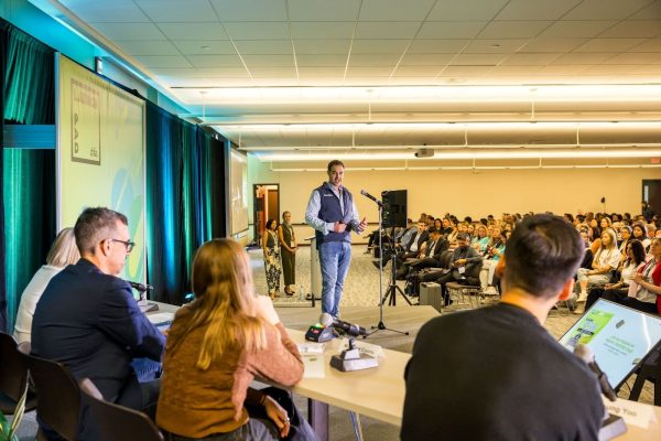 CHFA, VANCOUVER CONVENTION CENTRE, HELEN SIWAK, HEALTH FOODS, YVR, PORTFOLIOYVR